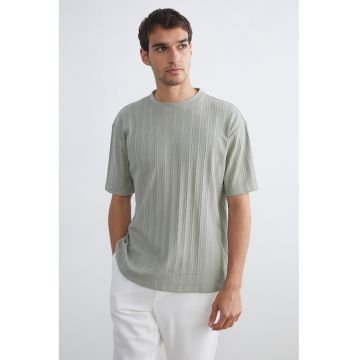 Tricou texturat cu decolteu la baza gatului - Verde pal