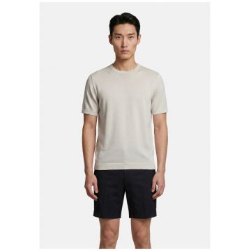 Tricou uni cu decolteu la baza gatului