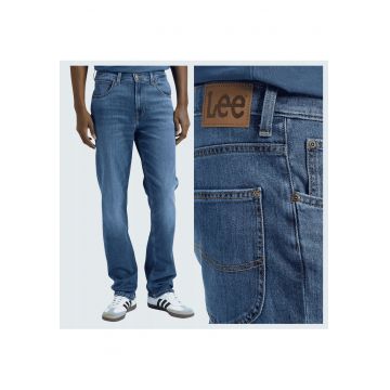 Pantaloni Barbati -  Brooklyn - 33/30 - Croi: Drept - Stil: Drept / Regulamentar - Inaltimea Taliei: Medie - Inchidere: Fermuar - Albastru