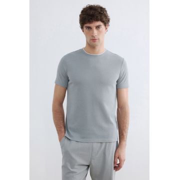 Tricou cu detaliu contrastant - Gri