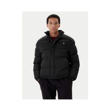 Geaca de iarna barbati  culoarea neagra