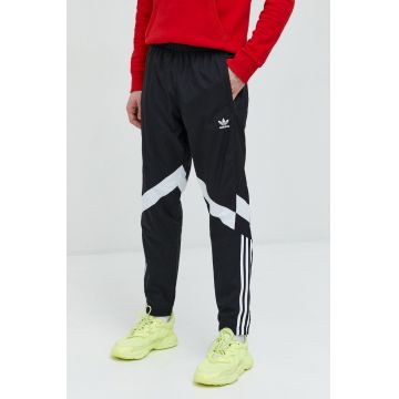 adidas Originals pantaloni de trening barbati, culoarea negru, cu imprimeu