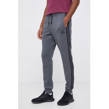 Adidas Pantaloni GK8826 bărbați, culoarea gri, cu imprimeu
