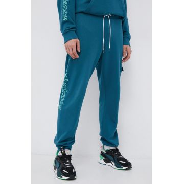 New Balance Pantaloni MP13552MTL bărbați, cu imprimeu