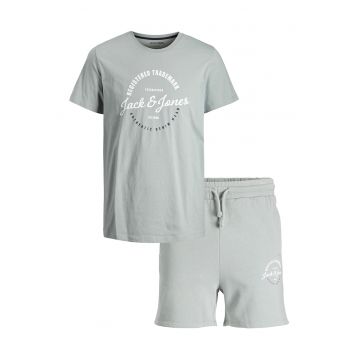 Set de tricou cu imprimeu logo si pantaloni scurti - 2 piese