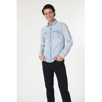 Camasa slim fit de chambray cu guler ascutit