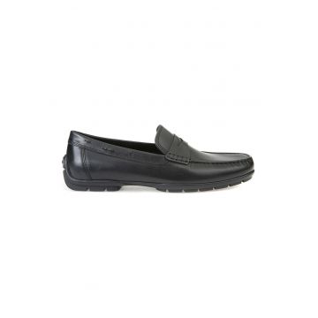 Mocasini uni de piele