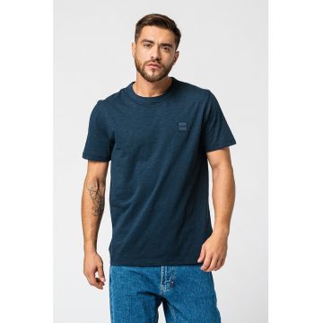 Tricou cu decolteu la baza gatului si logo pe piept Tegood