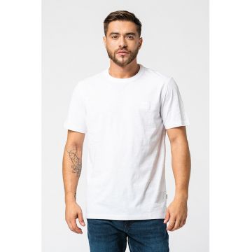 Tricou cu decolteu la baza gatului si logo pe piept Tegood