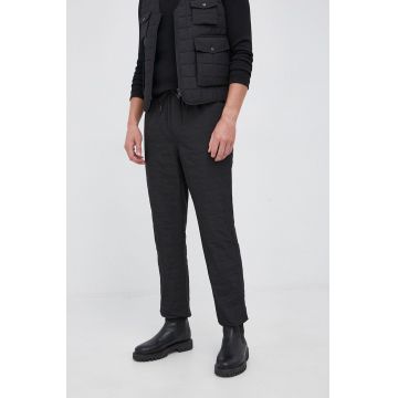 Sisley Pantaloni bărbați, culoarea negru, jogger