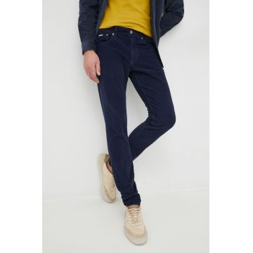 Pepe Jeans pantaloni de catifea cord barbati, culoarea albastru marin, mulata