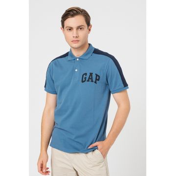 Tricou polo cu logo discret