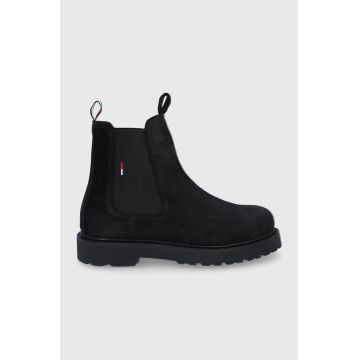 Tommy Jeans Botine din piele întoarsă bărbați, culoarea negru